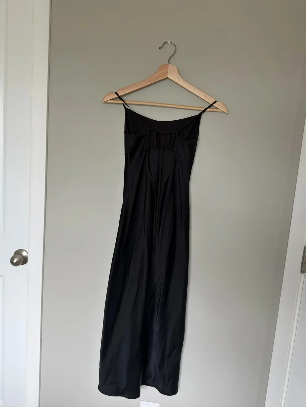 Aritzia Black satin slip midi dress size S open back tie detail - Picture 6 of 8